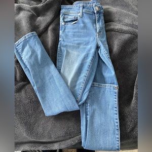 American Eagle Light Blue Skinny Jeans Size 8